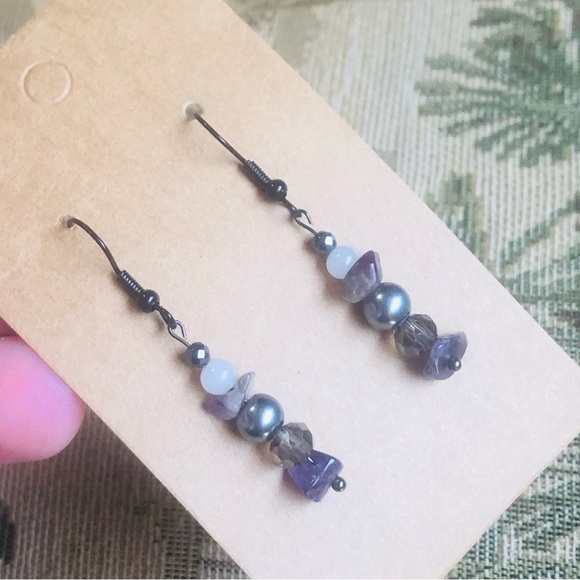 Handcrafted genuine stone elegant dangle earrings - Picture 3 of 5